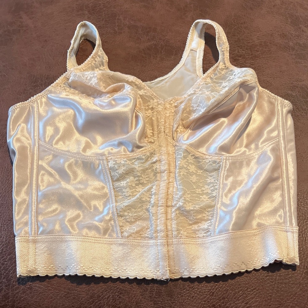 Exquisite Form Front Closure Longline‎ Bra Beige Lace Wirefree 5107565 40D